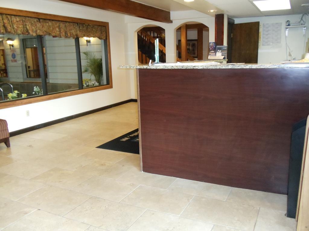 Days Inn & Suites By Wyndham Wisconsin Dells Extérieur photo