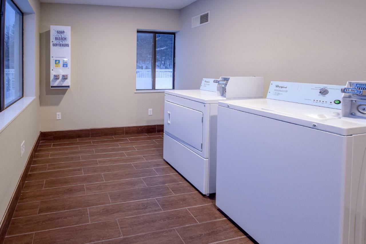 Days Inn & Suites By Wyndham Wisconsin Dells Extérieur photo