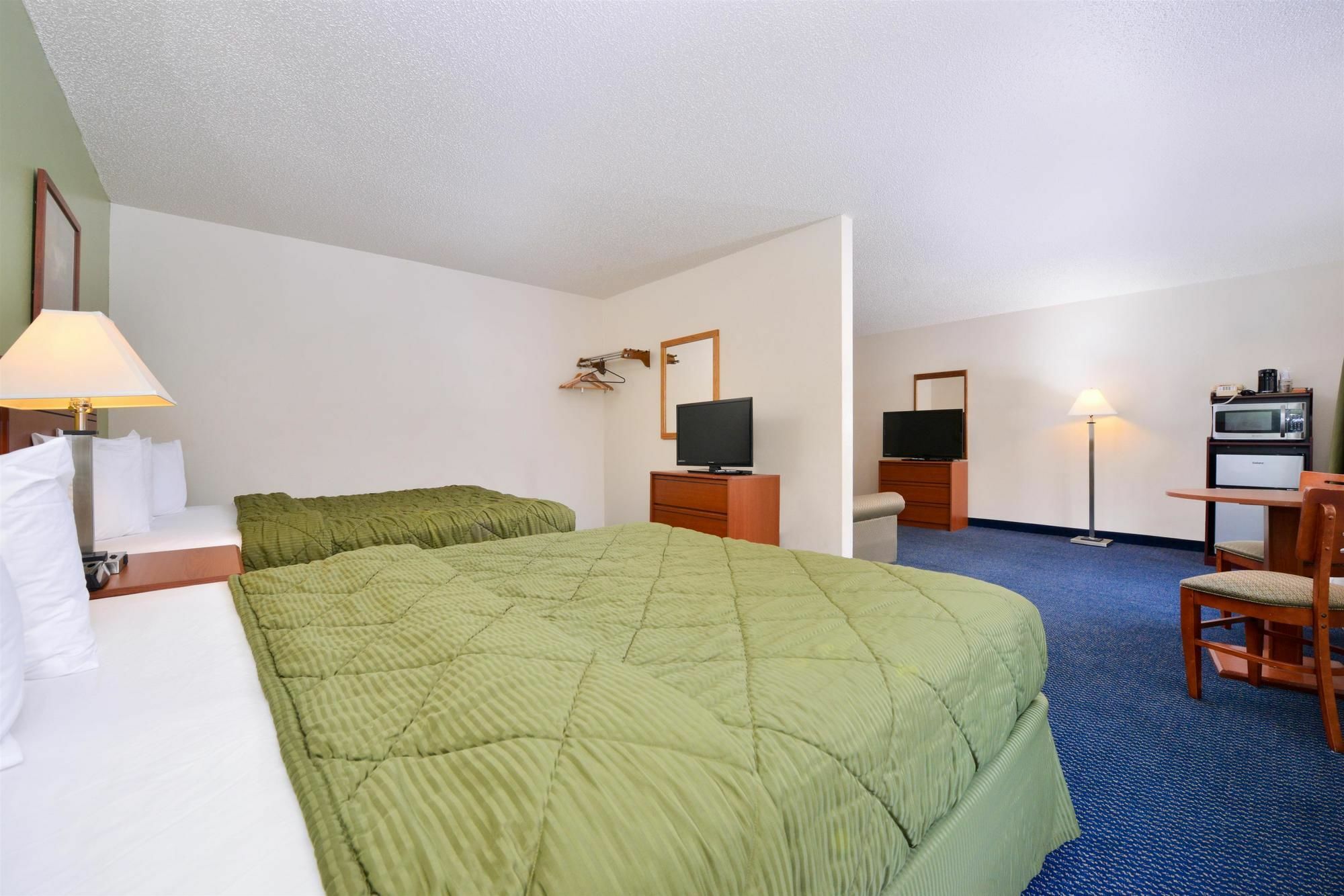 Days Inn & Suites By Wyndham Wisconsin Dells Extérieur photo